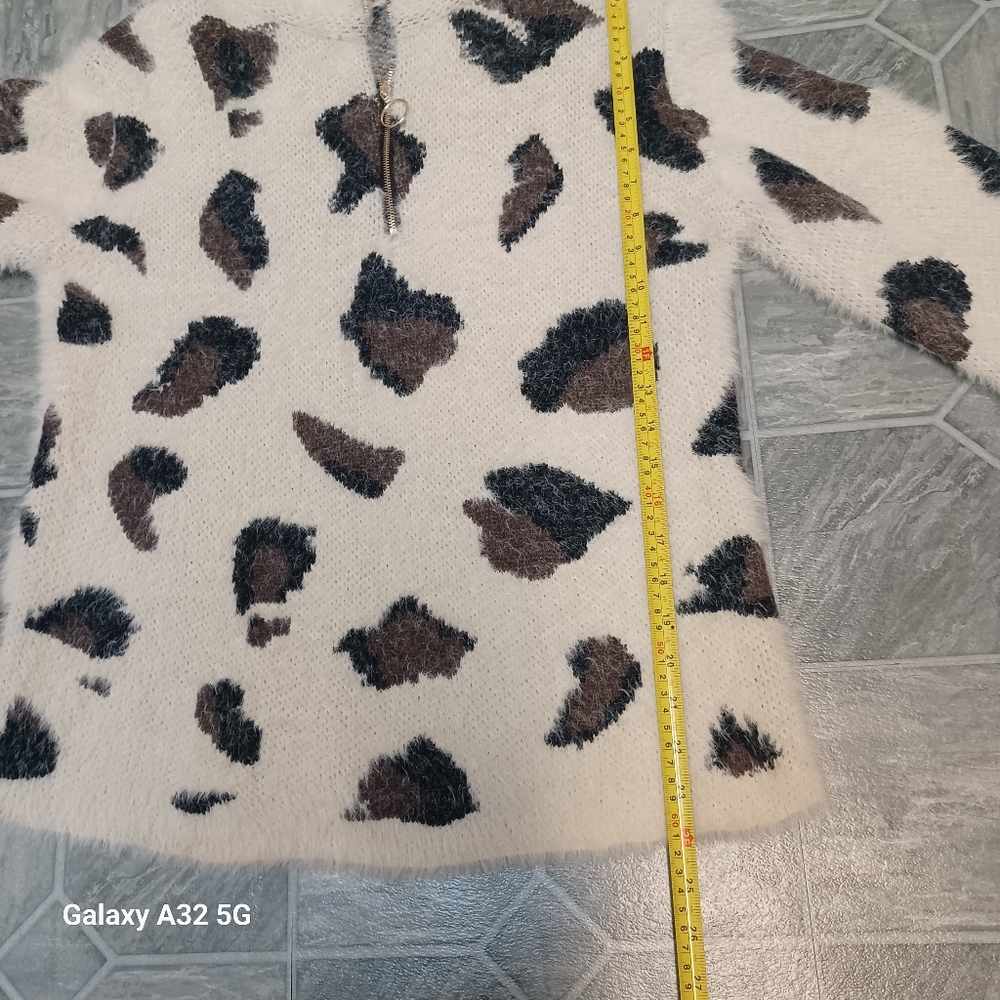 Entro Women Leopard Priht Fuzzy 1/4 Zip Pullover Size L  Soft Textured Sweater - Picture 8 of 10